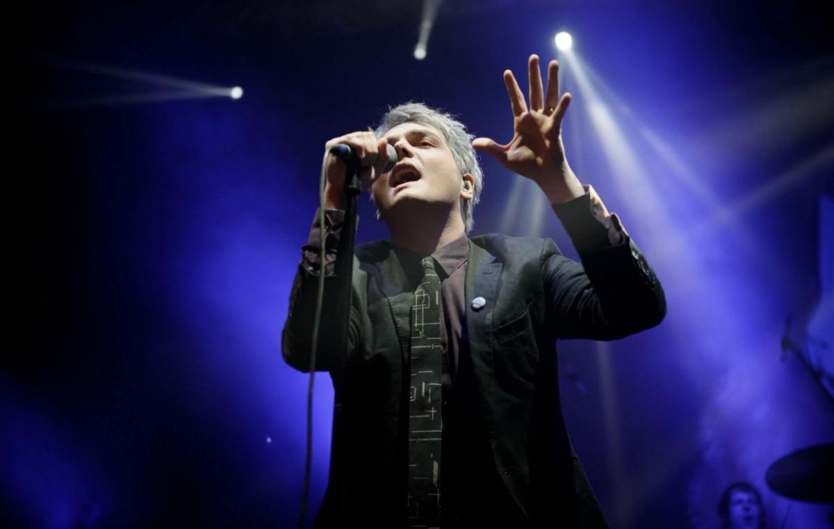Aksi panggung Gerard Way, vokalis MCR, selalu sukses memukau jutaan penggemarnya